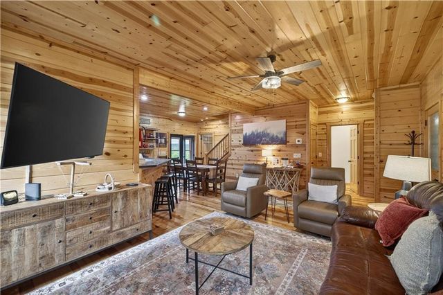 170 Wildwood Court, Ellijay, GA 30540