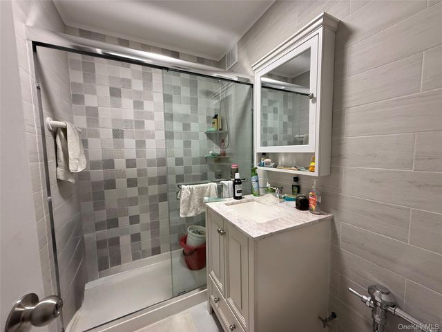 9431 60th Avenue 6L, Elmhurst, NY 11373