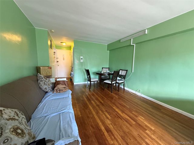 9431 60th Avenue 6L, Elmhurst, NY 11373