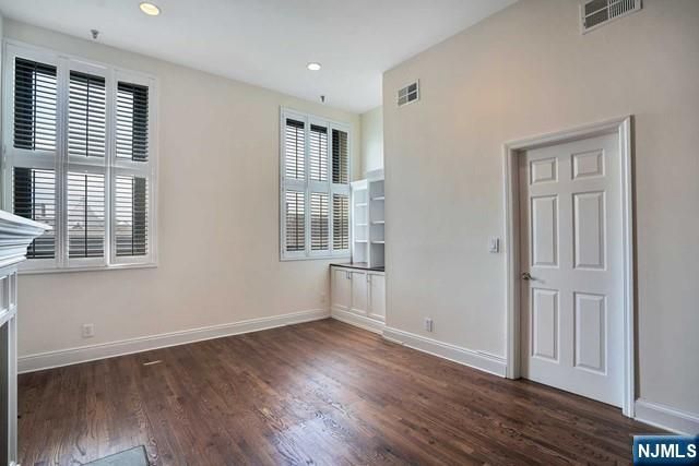 167 Wayne Street 403T, Jersey City, NJ 07302