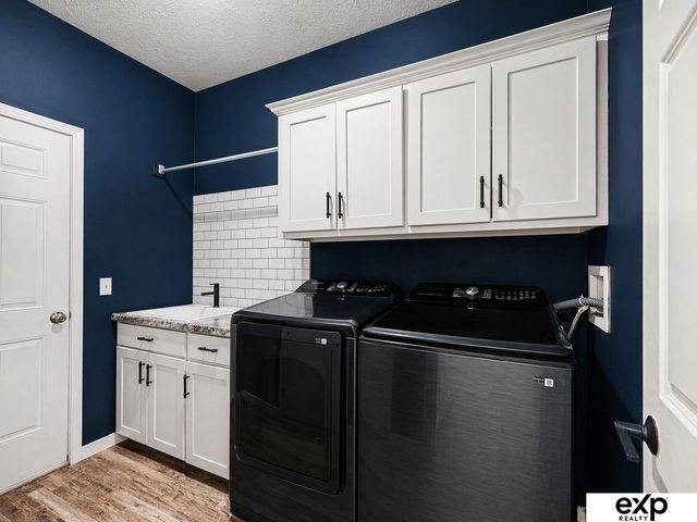 21417 Parkview Drive, Gretna, NE 68028