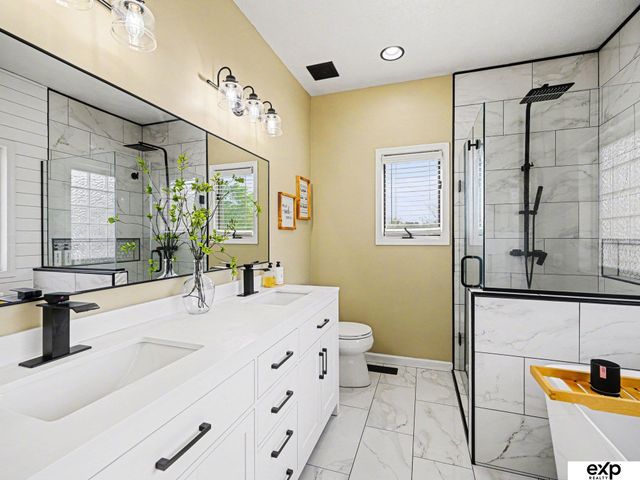 21417 Parkview Drive, Gretna, NE 68028