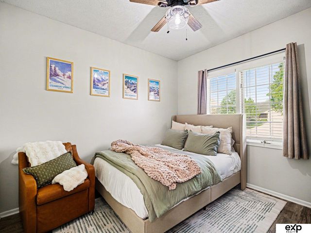 21417 Parkview Drive, Gretna, NE 68028