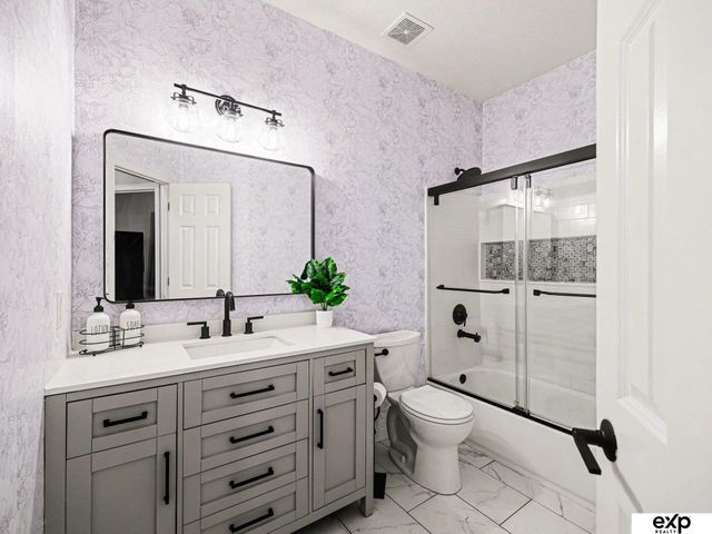 21417 Parkview Drive, Gretna, NE 68028