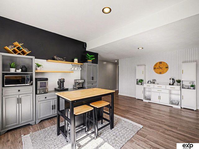 21417 Parkview Drive, Gretna, NE 68028