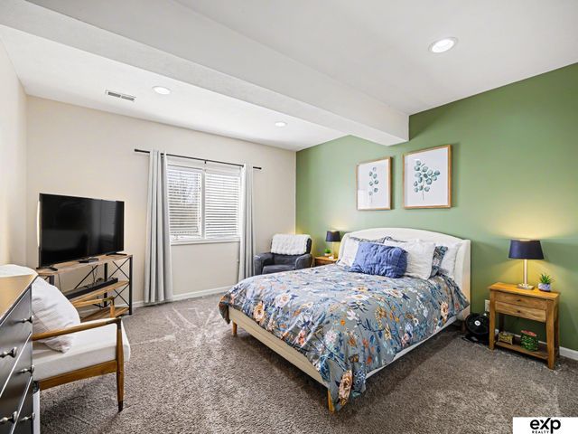 21417 Parkview Drive, Gretna, NE 68028