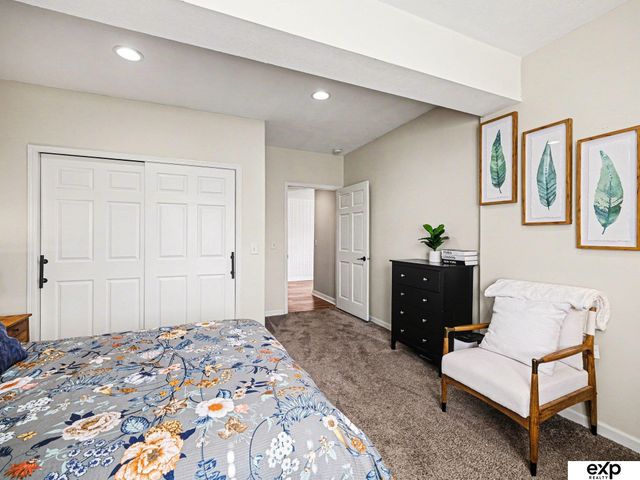 21417 Parkview Drive, Gretna, NE 68028