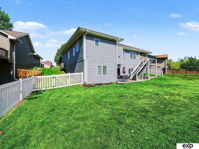 21417 Parkview Drive, Gretna, NE 68028