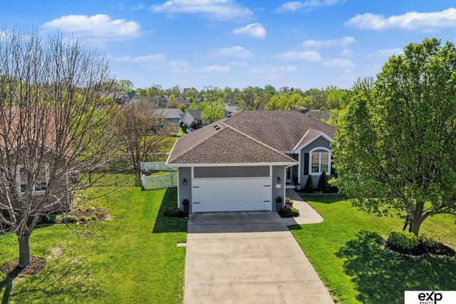21417 Parkview Drive, Gretna, NE 68028