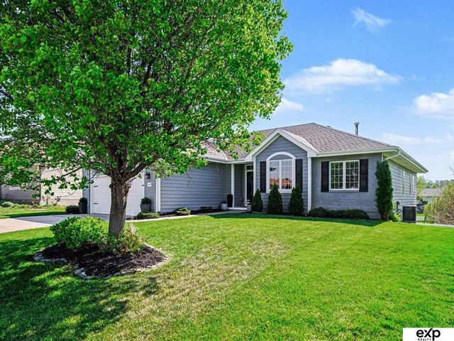 21417 Parkview Drive, Gretna, NE 68028