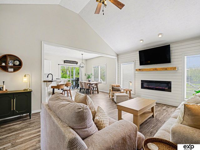 21417 Parkview Drive, Gretna, NE 68028