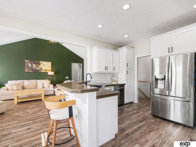 21417 Parkview Drive, Gretna, NE 68028