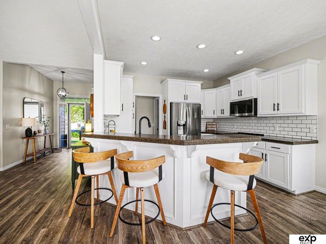 21417 Parkview Drive, Gretna, NE 68028