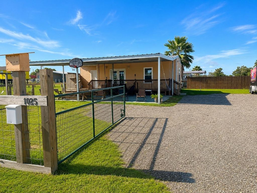 1025 N Jack Road, Port Bolivar, TX 77650
