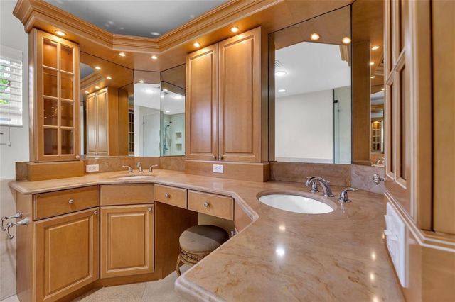 2840 NE 26th Court, Fort Lauderdale, FL 33306