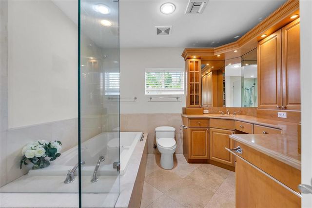 2840 NE 26th Court, Fort Lauderdale, FL 33306