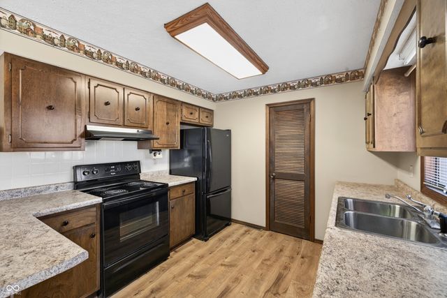 600 Forest Drive, Bloomfield, IN 47424