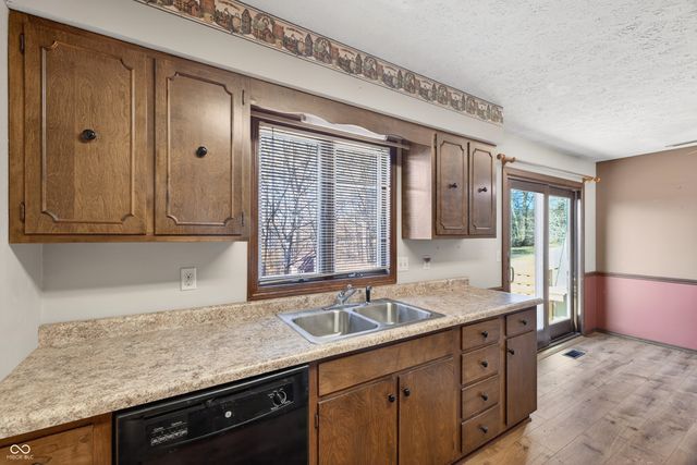 600 Forest Drive, Bloomfield, IN 47424