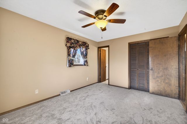 600 Forest Drive, Bloomfield, IN 47424