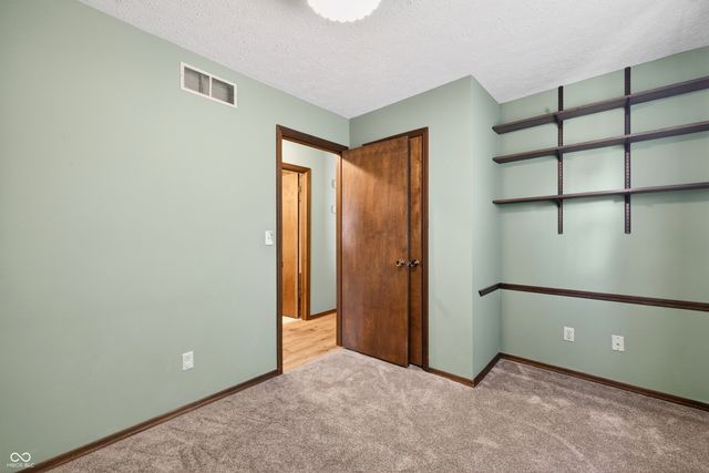 600 Forest Drive, Bloomfield, IN 47424