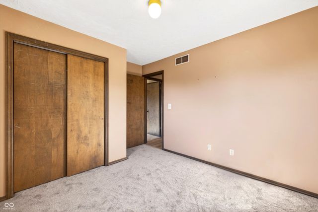 600 Forest Drive, Bloomfield, IN 47424