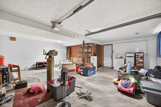 600 Forest Drive, Bloomfield, IN 47424