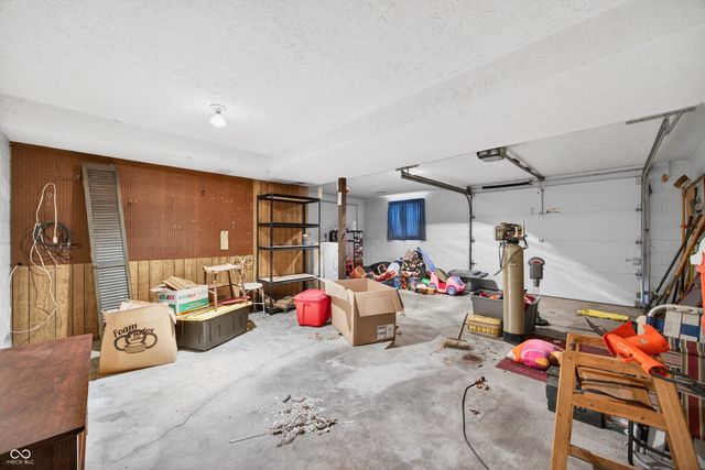 600 Forest Drive, Bloomfield, IN 47424