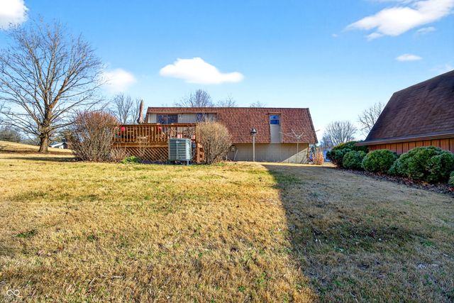 600 Forest Drive, Bloomfield, IN 47424