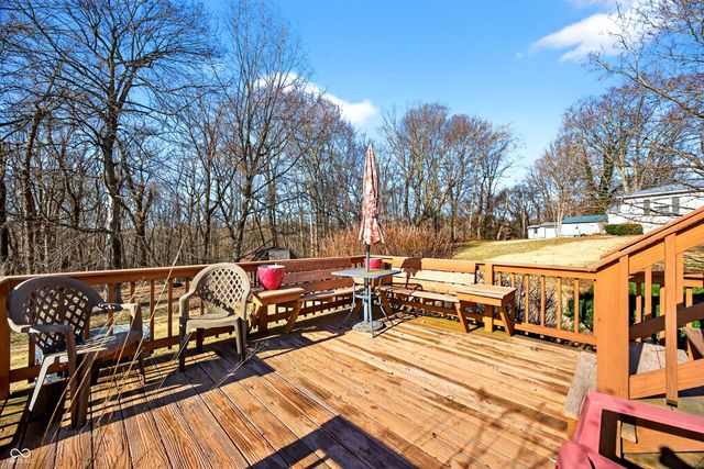 600 Forest Drive, Bloomfield, IN 47424