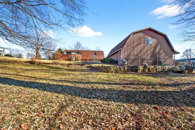 600 Forest Drive, Bloomfield, IN 47424