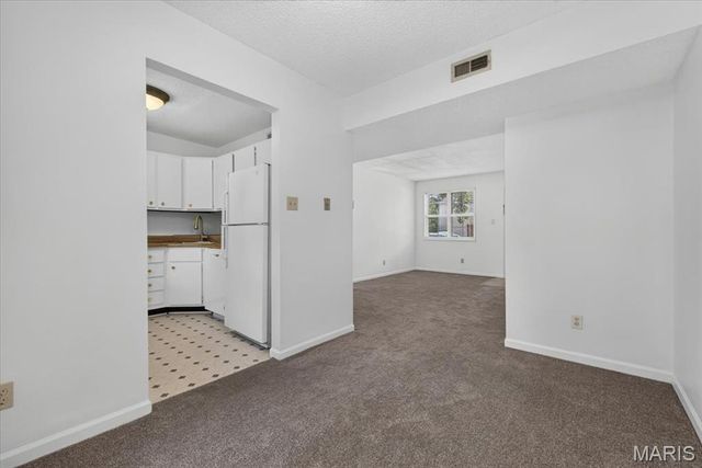 9194 Wrenwood Lane, Brentwood, MO 63144