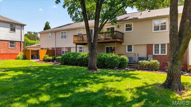 9194 Wrenwood Lane, Brentwood, MO 63144