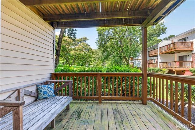 9194 Wrenwood Lane, Brentwood, MO 63144