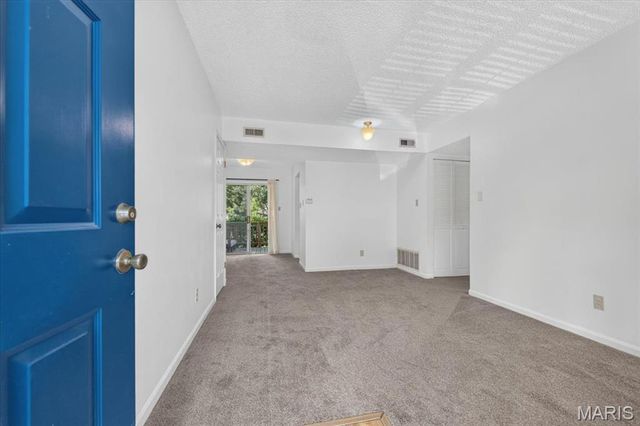 9194 Wrenwood Lane, Brentwood, MO 63144