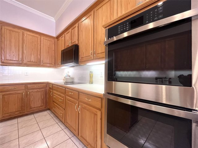 721 Village Green Drive, Desoto, TX 75115