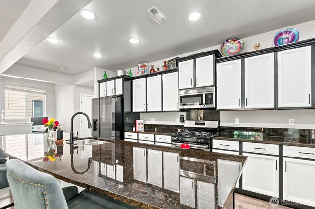 8825 Corona Court NE, Lacey, WA 98516