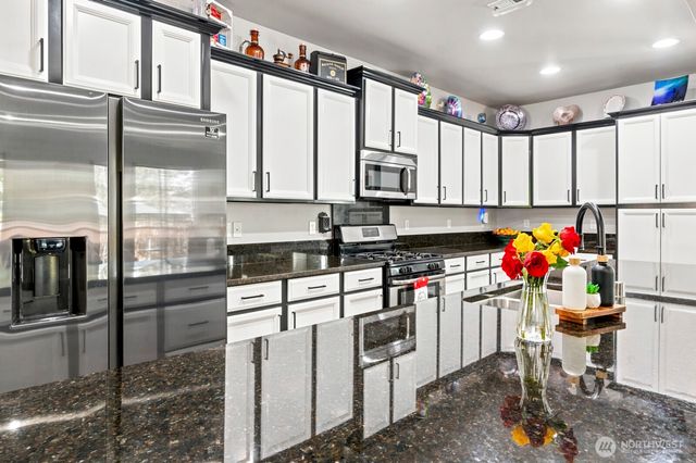 8825 Corona Court NE, Lacey, WA 98516