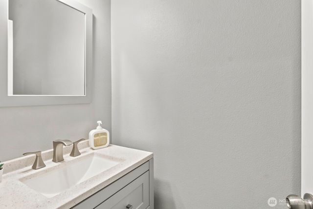 8825 Corona Court NE, Lacey, WA 98516