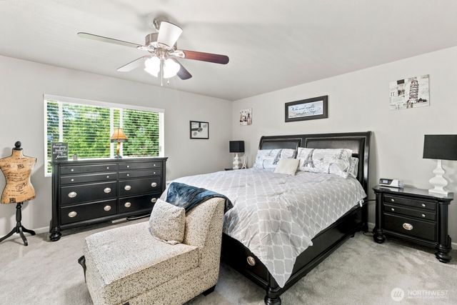 8825 Corona Court NE, Lacey, WA 98516