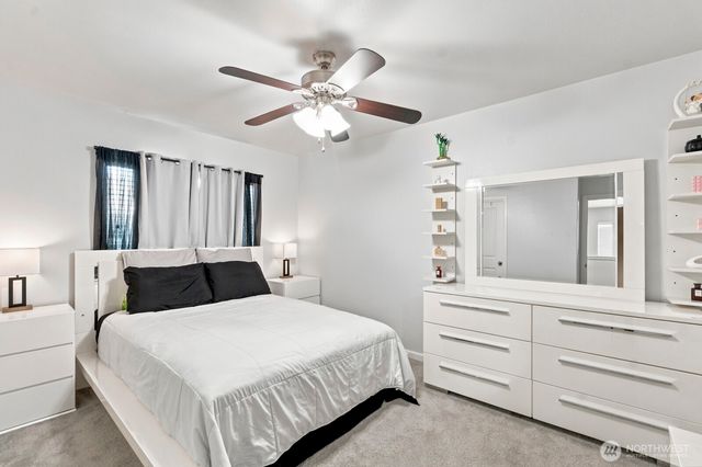 8825 Corona Court NE, Lacey, WA 98516