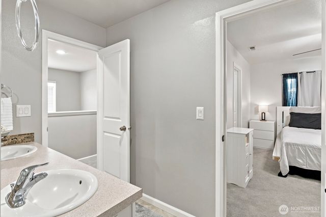 8825 Corona Court NE, Lacey, WA 98516