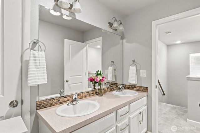 8825 Corona Court NE, Lacey, WA 98516