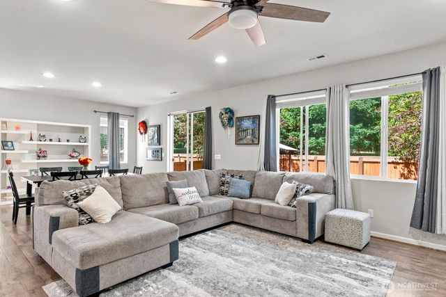 8825 Corona Court NE, Lacey, WA 98516