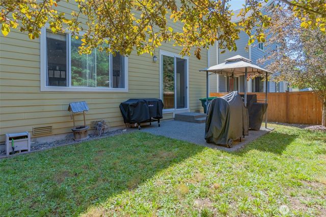 8825 Corona Court NE, Lacey, WA 98516