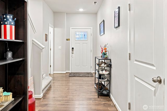 8825 Corona Court NE, Lacey, WA 98516