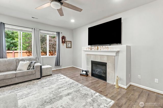8825 Corona Court NE, Lacey, WA 98516