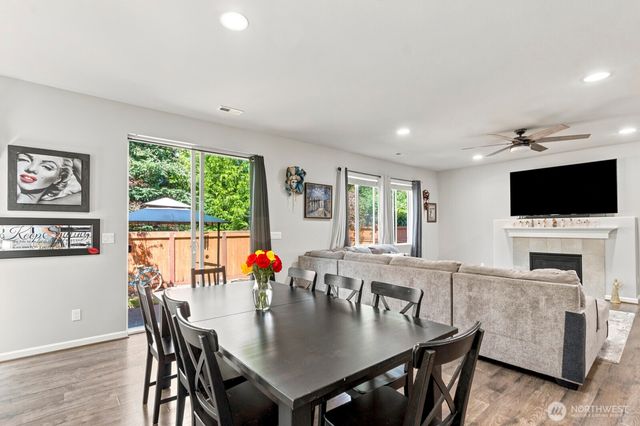8825 Corona Court NE, Lacey, WA 98516