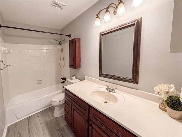 386 Leisure SW Court, Marietta, GA 30064