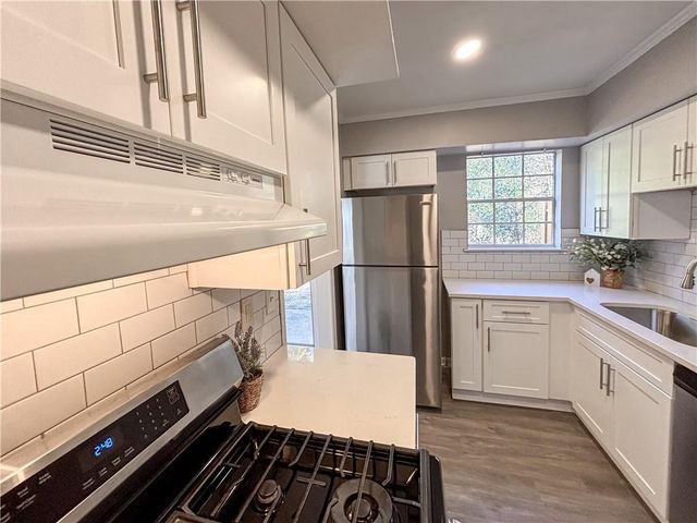 386 Leisure SW Court, Marietta, GA 30064