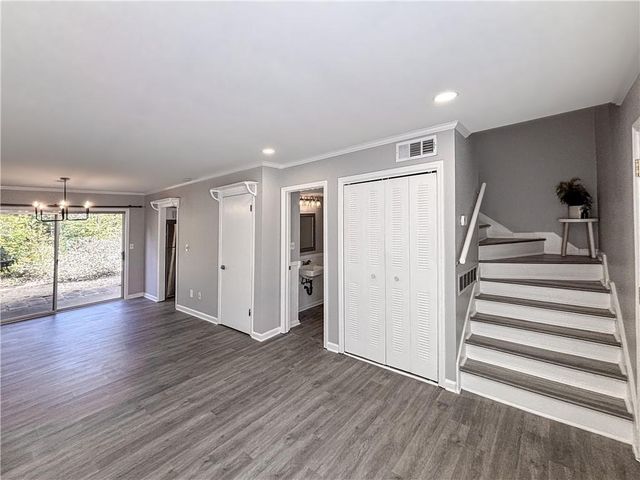 386 Leisure SW Court, Marietta, GA 30064